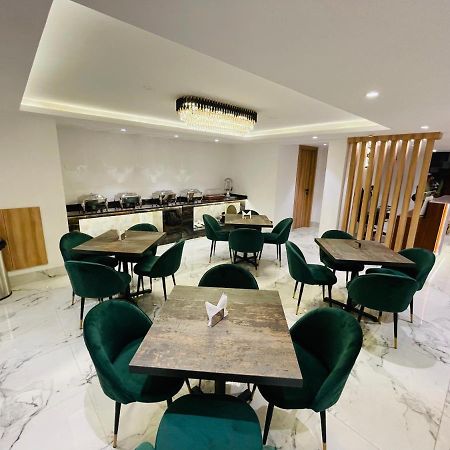 Hotel Malbork Inn @ Janakpuri Делі Екстер'єр фото