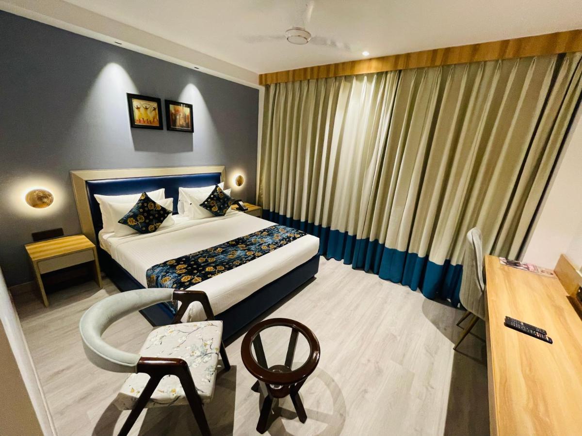 Hotel Malbork Inn @ Janakpuri Делі Екстер'єр фото