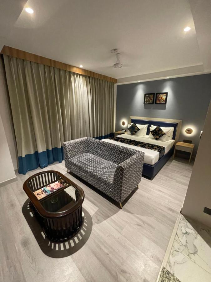 Hotel Malbork Inn @ Janakpuri Делі Екстер'єр фото